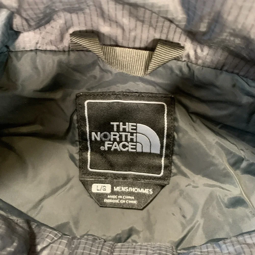 The North Face Puffer Jacket Mens Large Gray Full Zip Hiking Windbreaker